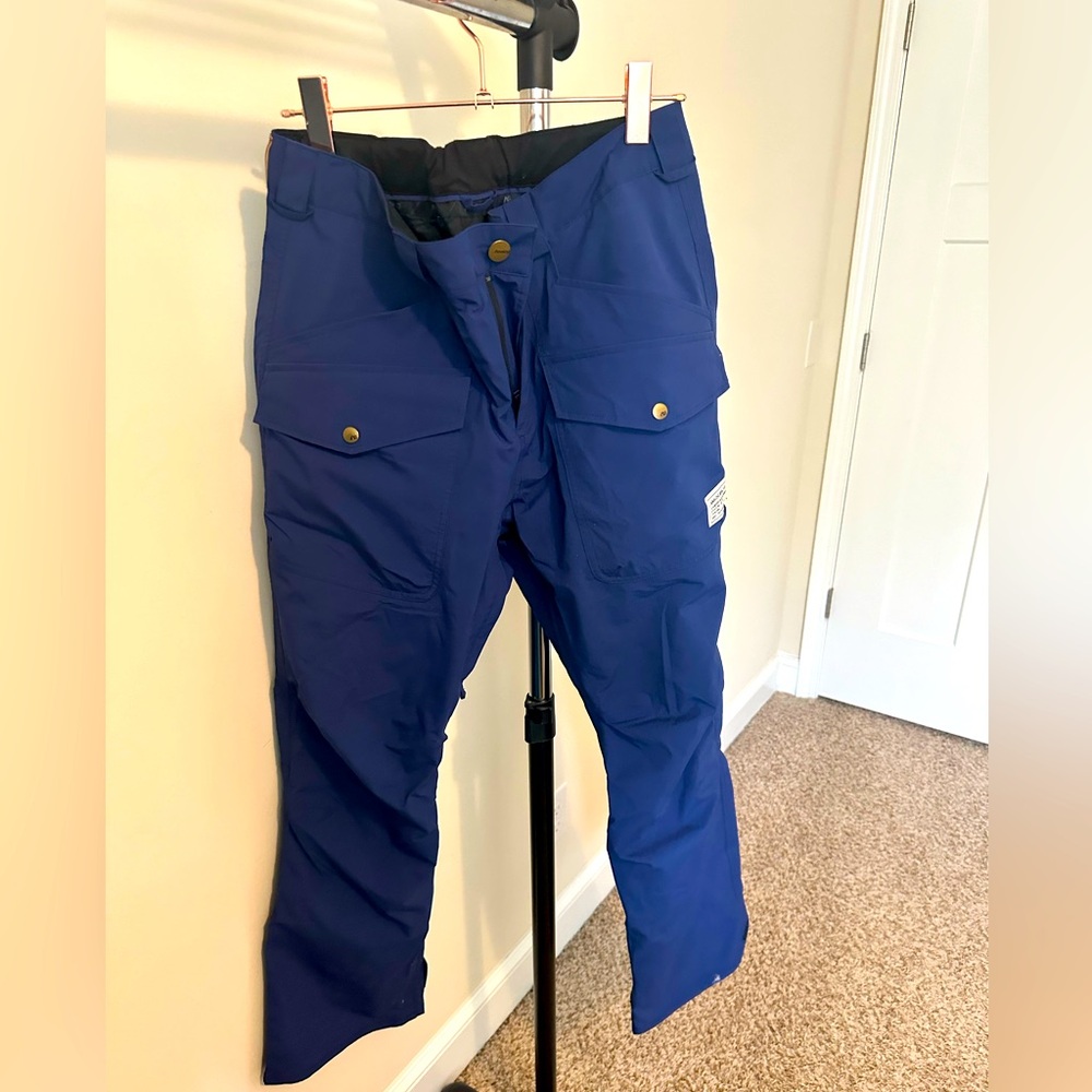 Men’s Analog Contract Gore-Tex Ski Snow Pants, Size M. Great condition!